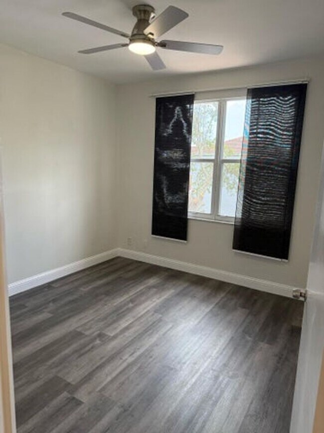 Building Photo - 5076 SW 38th Way