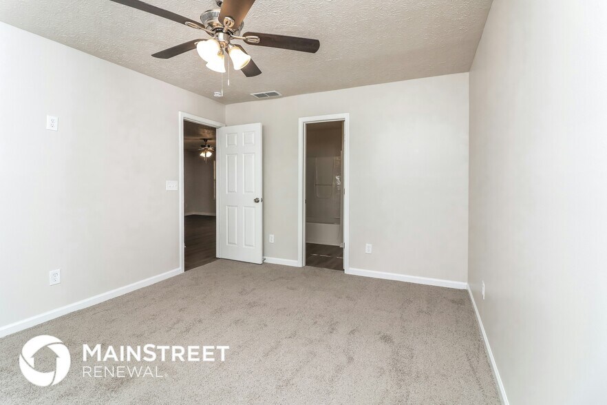 Building Photo - 7250 Bridgeport Ct