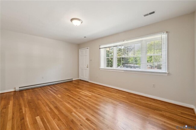 Building Photo - 3030 Dulwich Dr