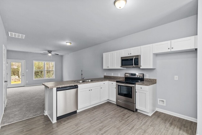 Building Photo - 132 Buckhorn Ave