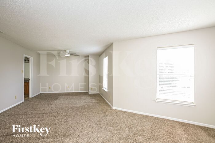 Building Photo - 10305 Kings Gap Way