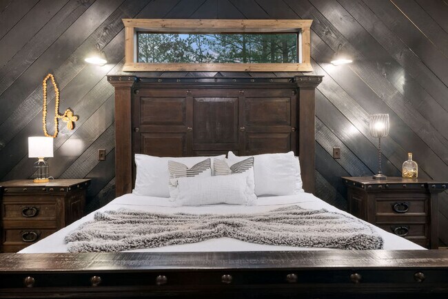 Building Photo - 222 Lost Creek Trl