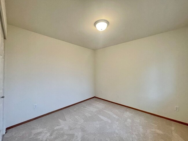 Building Photo - Charming Home in quiet Sunset Landing Community, Edmonds!