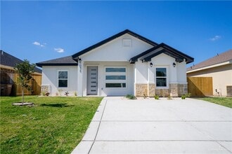 Building Photo - 14 N Sugar Bear Dr