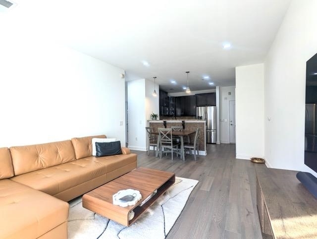 Building Photo - 443 2nd St