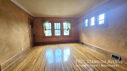 Building Photo - 3901 Standish Ave