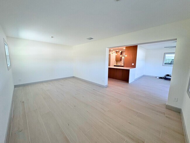 Building Photo - Fully Renovated 2BR Home with Designer Finishes & Fenced Yard