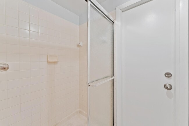 Building Photo - 1801 S US Hwy 1