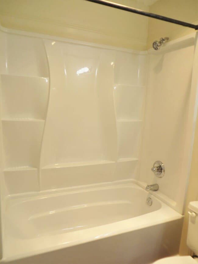 Building Photo - 705