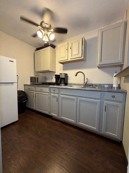 Building Photo - 4609 Luxberry Dr