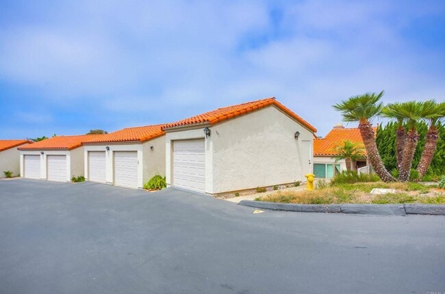 Building Photo - 901 Caminito Estrada