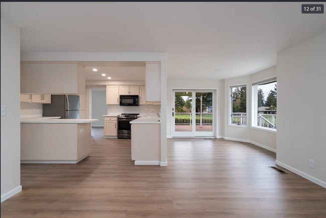 Building Photo - 3-bedroom Gem On Burlington Golf Course