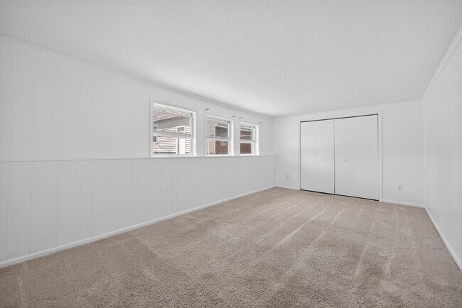 Building Photo - 4 Bed 2 Bath Home for Rent in Virginia Beach!