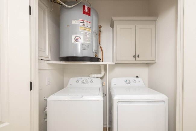 Building Photo - 1137 N Leverett Ave