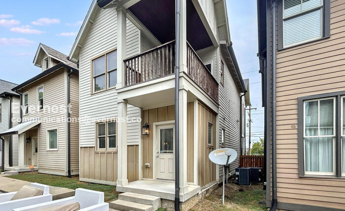 Building Photo - 1501C 9th Ave N