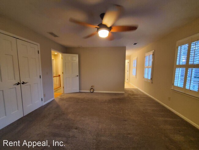 Building Photo - 4 br, 2.5 bath House - 2675 Shadow Pine Dr