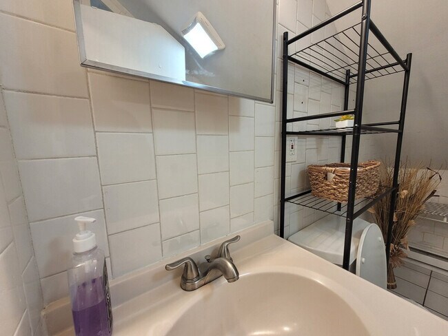 Building Photo - 3 Dean Ave