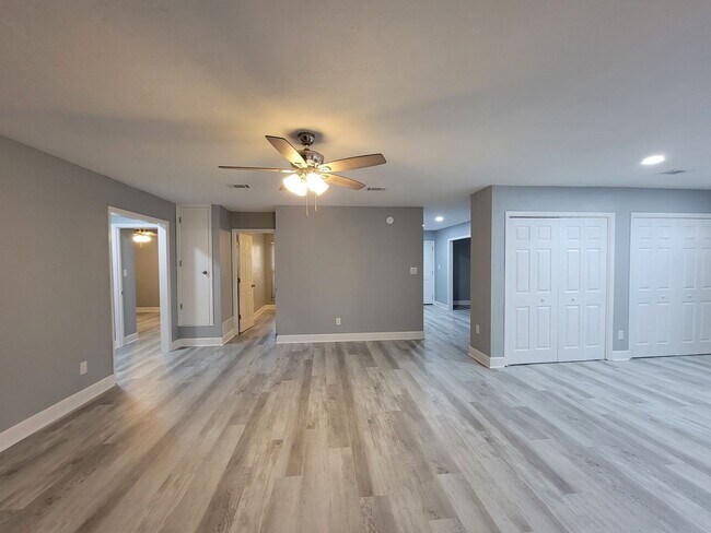 Building Photo - 4 bedroom house for rent in NE Tallahassee for $3250 with a 2 car garage, wood floors