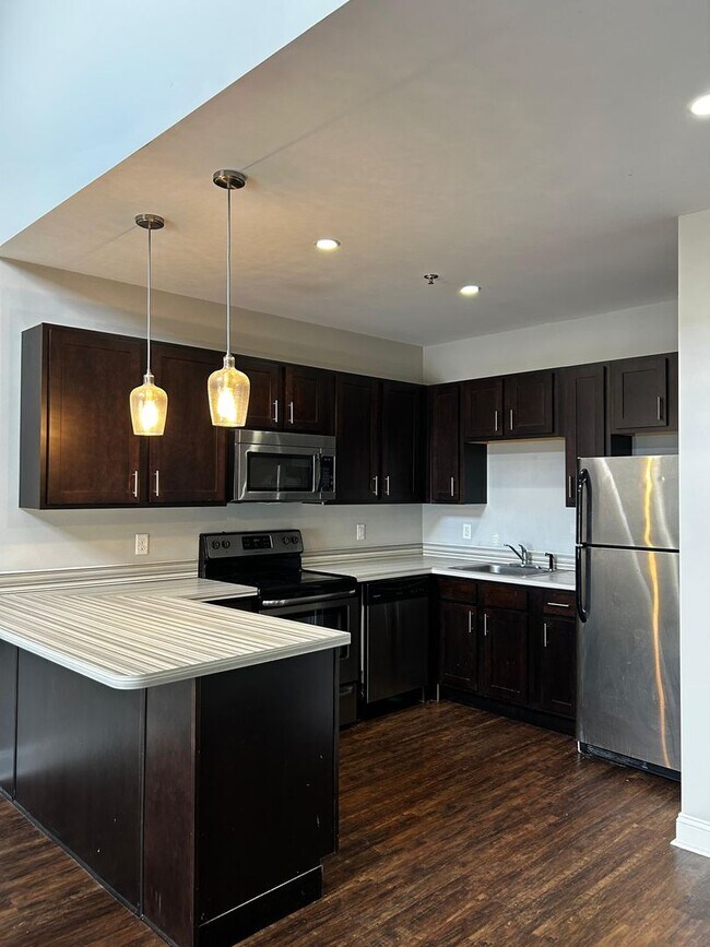 Building Photo - 970 Ridge Ave