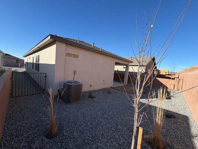 Building Photo - New Build 3 Bedroom Single Story Home Available Near Unser Blvd NE & Northern Blvd NE in Rio Rancho!