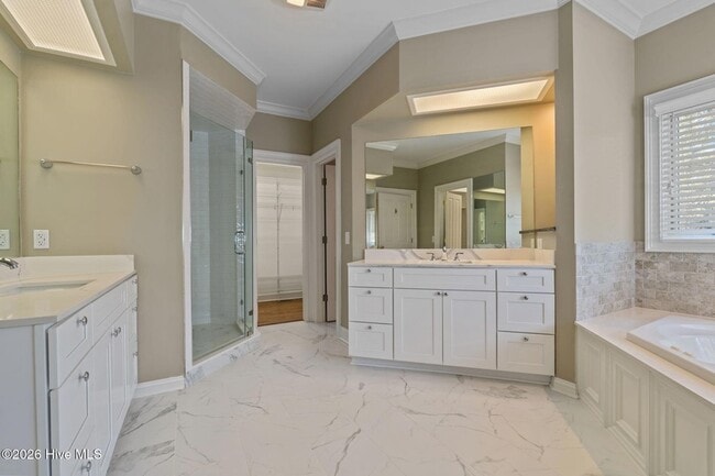 Building Photo - 50 Oak Meadow Rd