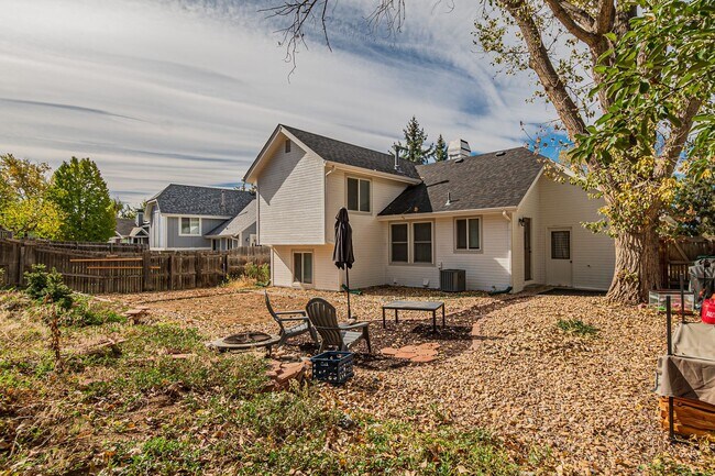 Building Photo - 3BD, 2BA Aurora Home with 2-Car Garage and Back Yard