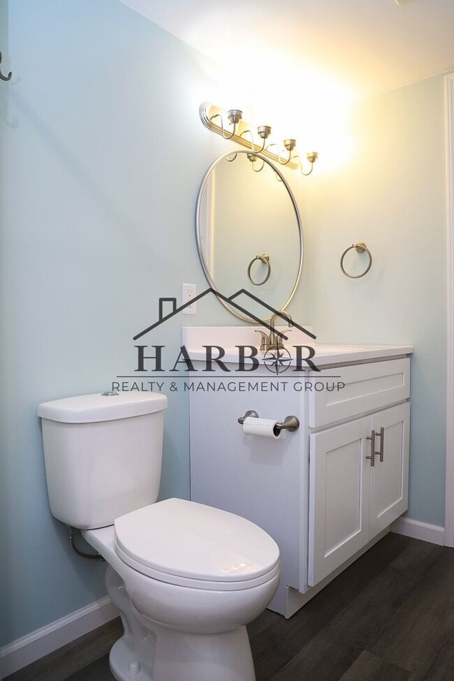 Building Photo - Single Family Home in SE Rochester Availab...