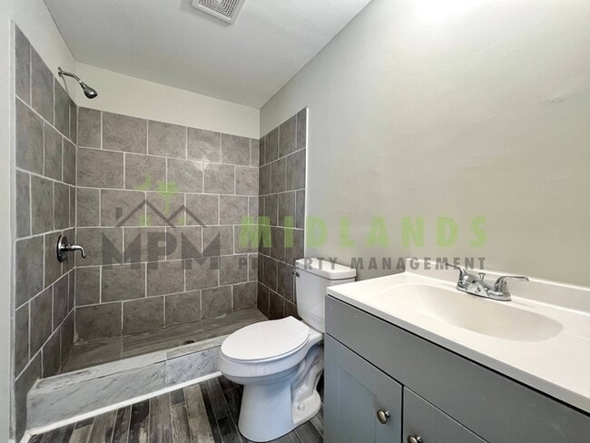 Building Photo - 290A Browning Court