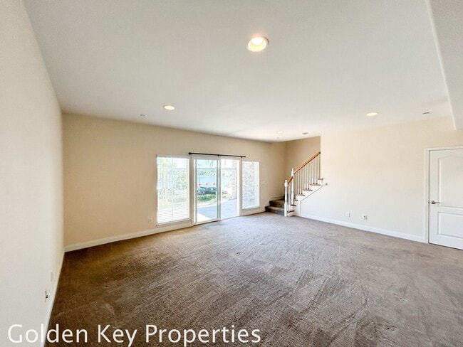 Building Photo - Beautiful Tri-Level Condo in The Bluffs at Carlsbad with Lagoon Views!!