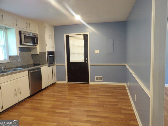 Building Photo - 335 Bay Creek Rd