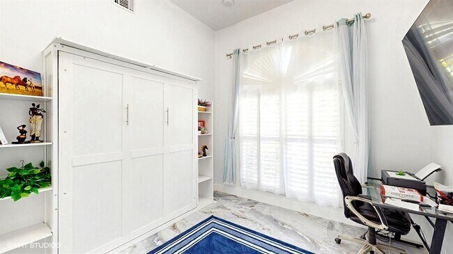 Building Photo - 15700 Carrera Ln