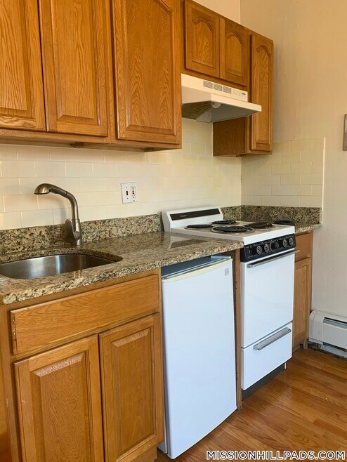 Building Photo - 10 Wait St