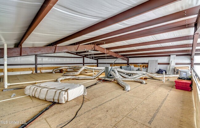 Building Photo - 1998 MS-16