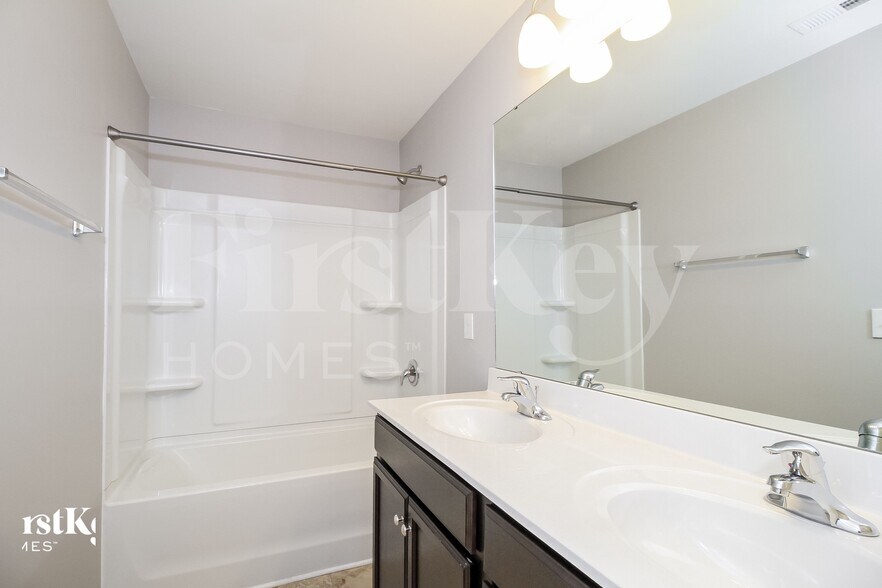 Building Photo - 1655 Haddington Point Dr