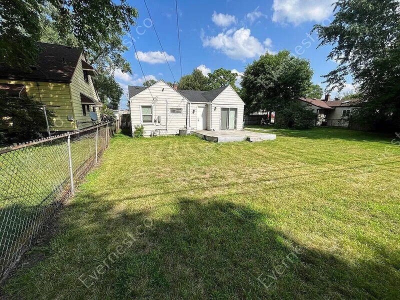 Building Photo - 23115 Powell Ave