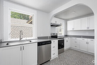 Unit 5 - Murray House Apartments