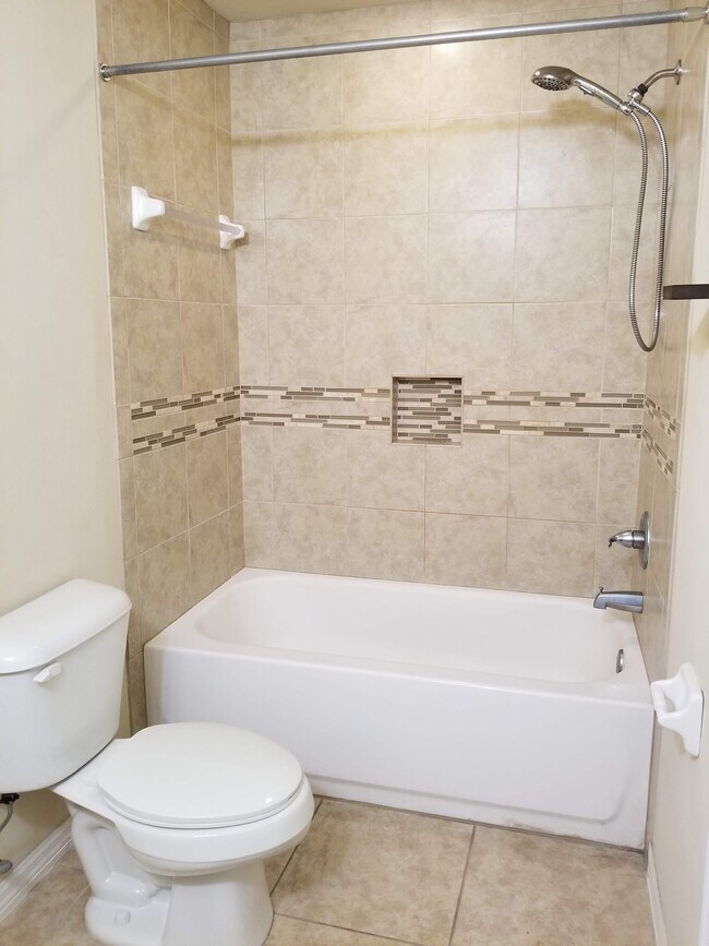 Building Photo - 4605 SW 48th Dr