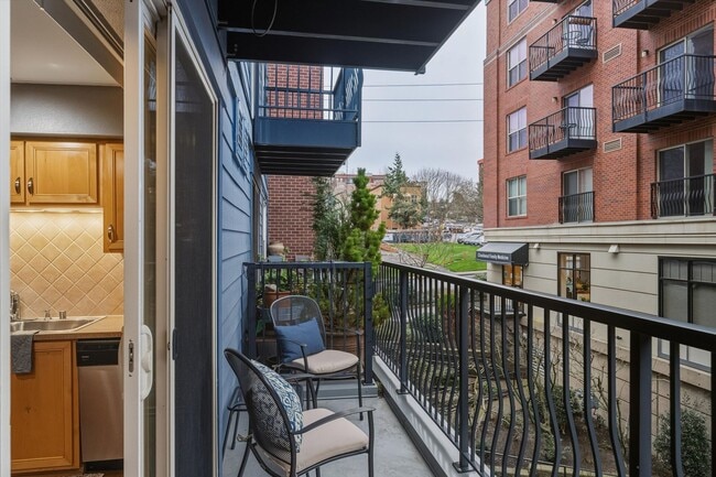 Building Photo - Studio in Heart of Fairhaven