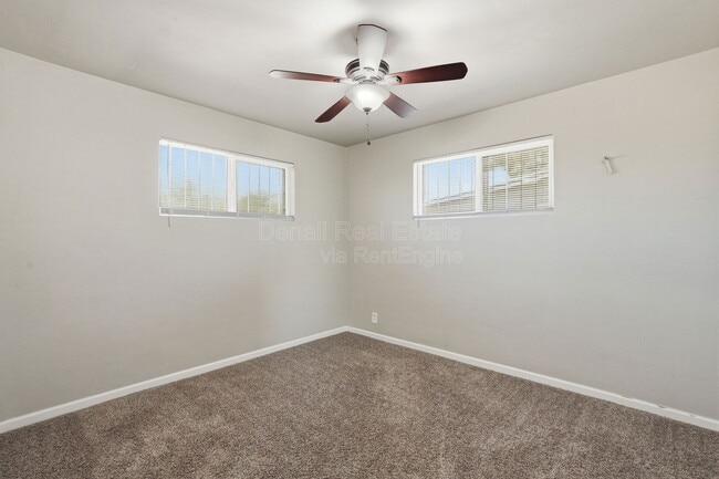 Building Photo - 5113 E Bellevue St