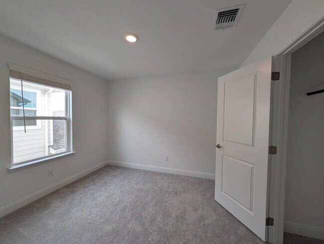 Building Photo - 212 Daniels Dusty Trl