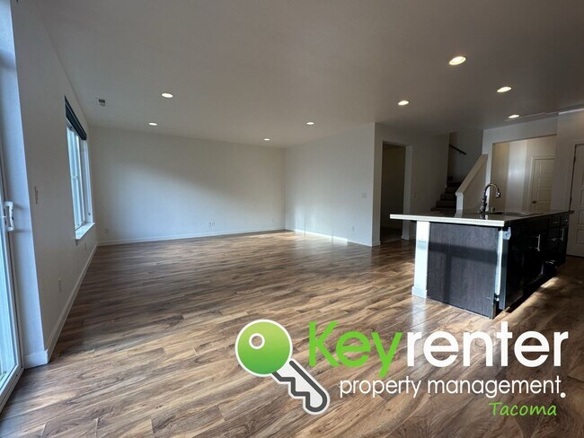 Building Photo - Puyallup Multi-level Fabulous 4Bed/2.5Bath...