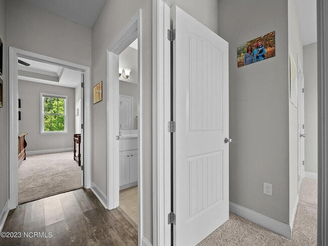 Building Photo - 102 Captains Pointe
