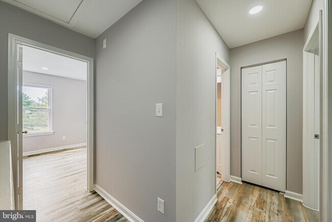 Building Photo - 493 Ashton Ln