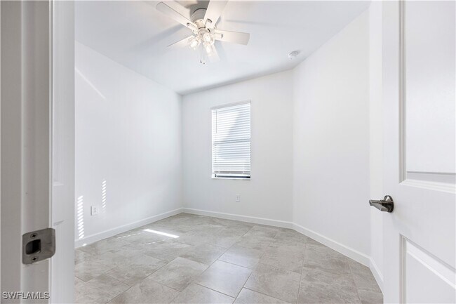 Building Photo - 19597 Hinkley Dr