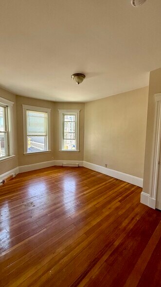Building Photo - 86 Conwell Ave