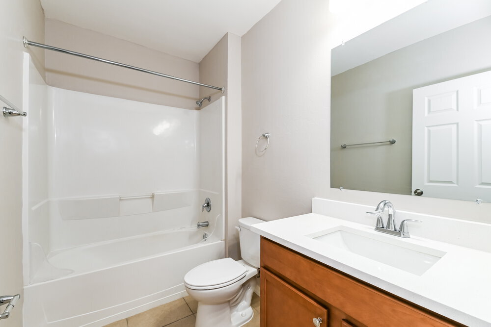 Building Photo - 4406 SW 15th Ave