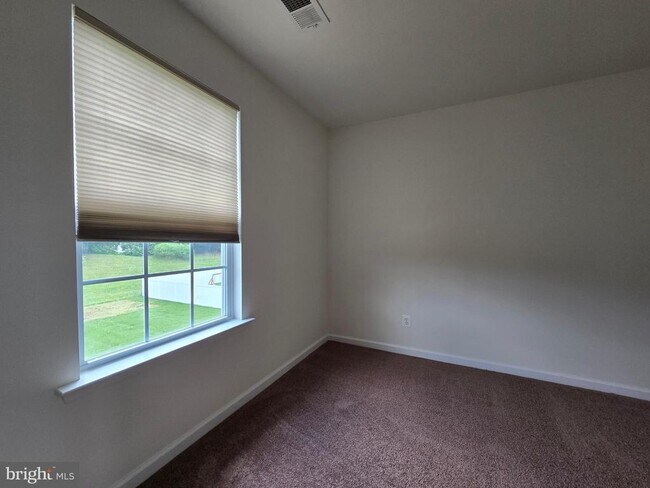 Building Photo - 173 Heartleaf Ln
