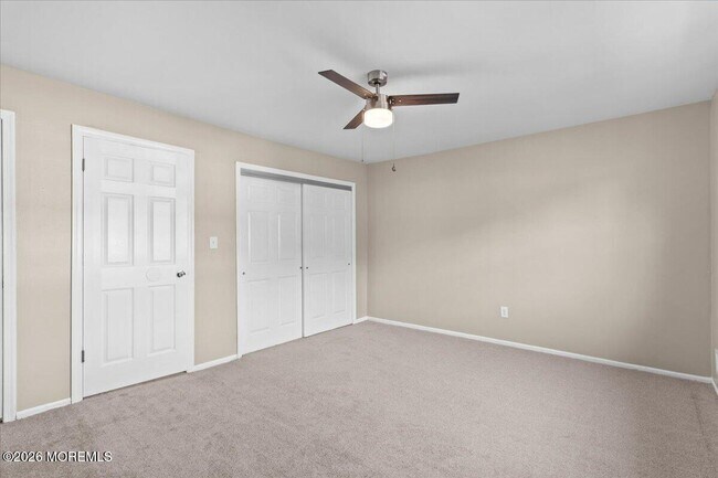 Building Photo - 8 Primrose Ln