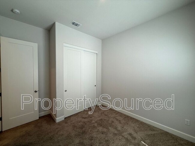 Building Photo - 614 Madrone St