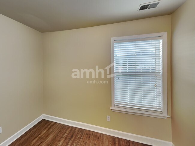 Building Photo - 3030 Romain Trl